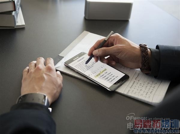 ����Galaxy Note�Ĵ�ͬ�û��ܣ������ٷ����塾ͼ�͡�