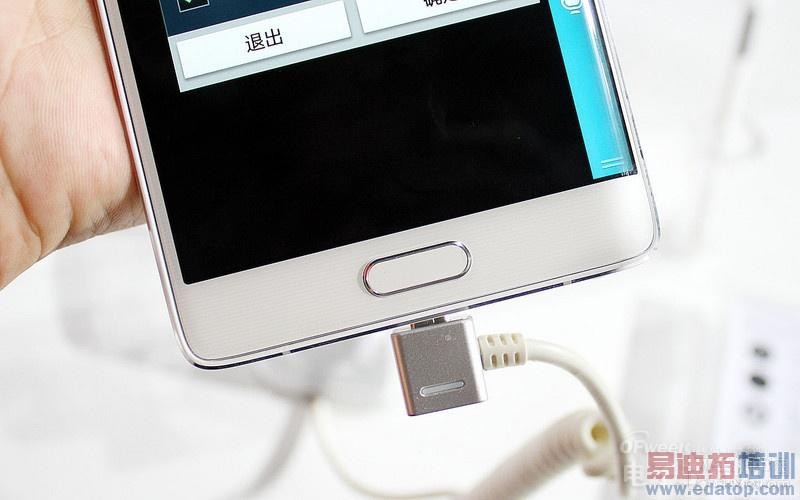 三星新品发布:新旗舰Note 4/曲面屏机Galaxy Note Edge对比评测