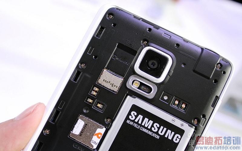 三星新品发布:新旗舰Note 4/曲面屏机Galaxy Note Edge对比评测