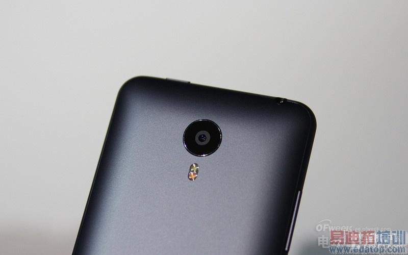 ����MX4�ֳ����⣺2.6mmȫ����խ�߿�VSС��4  ��խ