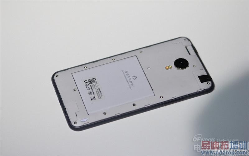 ����MX4�ֳ����⣺2.6mmȫ����խ�߿�VSС��4  ��խ