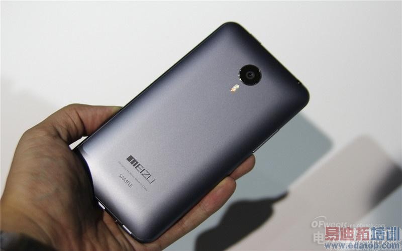 ����MX4�ֳ����⣺2.6mmȫ����խ�߿�VSС��4  ��խ