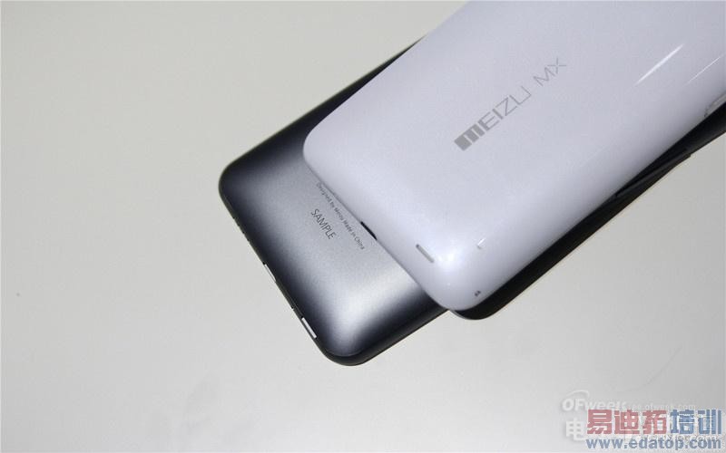 ����MX4�ֳ����⣺2.6mmȫ����խ�߿�VSС��4  ��խ