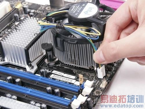 �మ̫�� �ڴ���CPUΪʲô������һ��