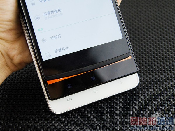 IUNI U3�����Ĵ�2K���ֻ�������˭�ܿ�������MX4 Pro��