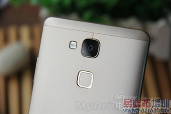 ��ΪMate 7���⣺�Լ۱Ƚ�ɱ����MX4 6��ȫ������ƴiphone6