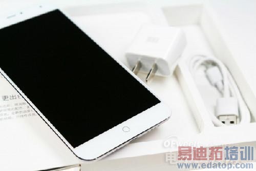 ����MX4/С��4�ԱȲ����������ڱ߹�����ʤС��4��ͼ�͡�