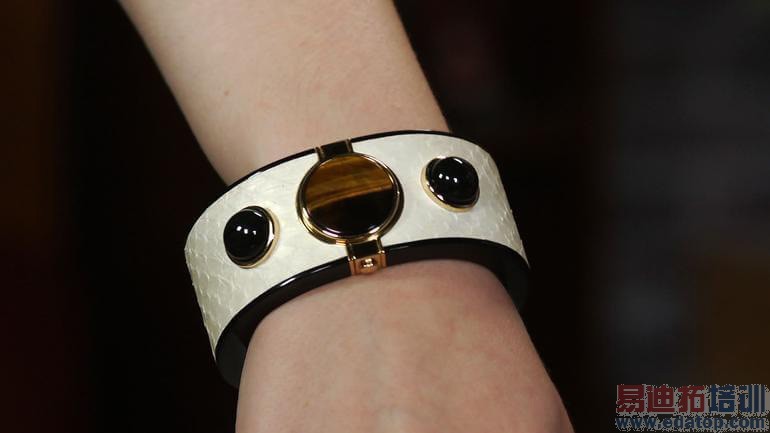 IDF�۲죺Ӣ�ض��Ŀɴ���