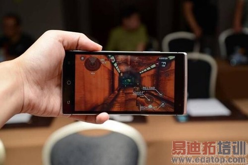 takee1ȫϢ�ֻ�PKƻ��iPhone6 ��ʾ�����й��ϳ�