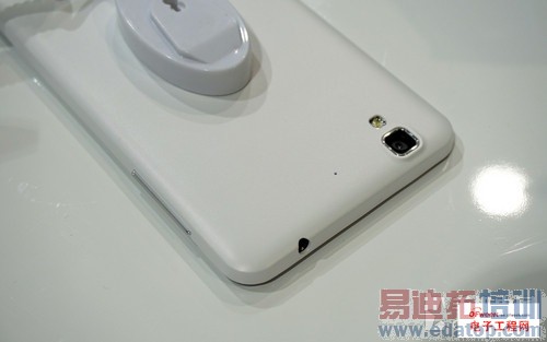 Note4/魅族MX4/IUNI U3齐现身 通信展4G手机对比看