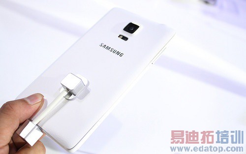 ����MX4 ProΪ�λ���2K�� 2K�������콢���̵�