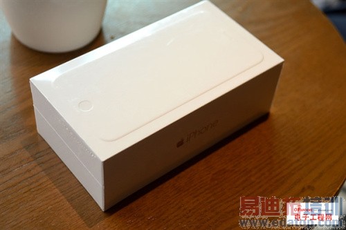 魅族/小米激战正酣苹果已悄悄来袭 iPhone 6/Plus开箱对比评测