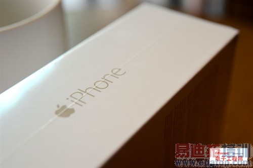 魅族/小米激战正酣苹果已悄悄来袭 iPhone 6/Plus开箱对比评测