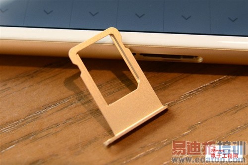 魅族/小米激战正酣苹果已悄悄来袭 iPhone 6/Plus开箱对比评测