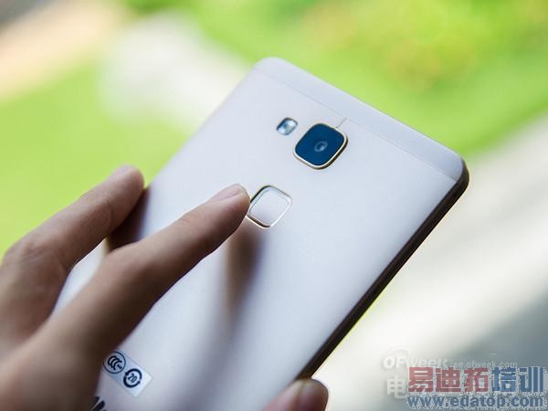 华为Mate7上手4周评测:为何将成华为最赚钱手机?(附视频)