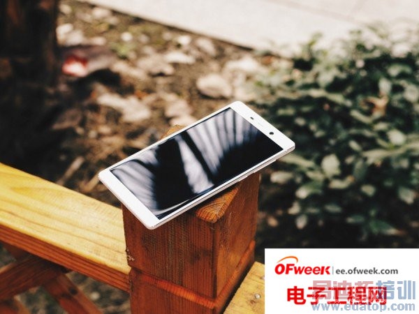 ��һ��IUNI U3�Ա�IUNI U2�����˽�ɱǰ�ˣ�