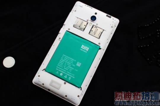 IUNI U3评测:2K屏媲美魅族MX4 Pro 骁龙801比肩小米4