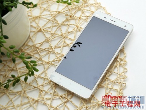 ��ͼ�ĶԱȡ�����MX4/С��4/Mate7�ȹ���������ֵ�˫4G�ֻ��̵�