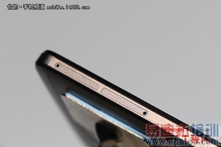 ��ͼ�ĶԱȡ�����MX4/С��4/Mate7�ȹ���������ֵ�˫4G�ֻ��̵�