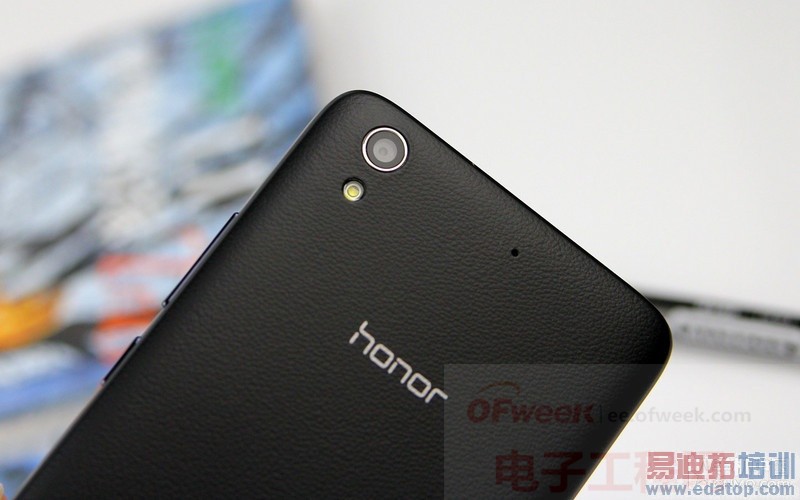 华为荣耀畅玩4图赏 5英寸屏/小羊皮纹路后盖
