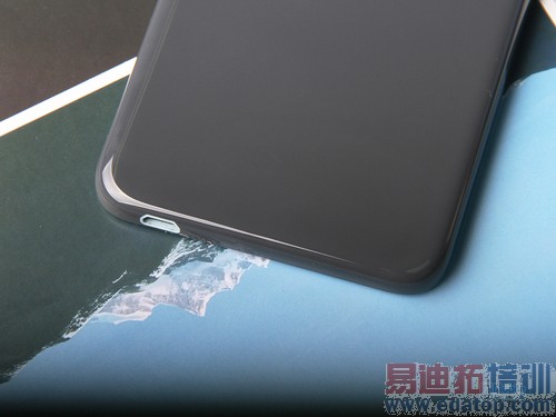 HTC Desire 820���⣺��ͨ�����˺����� ����MX4/С��4��ǿ��