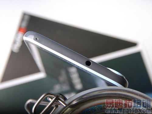 HTC Desire 820���⣺��ͨ�����˺����� ����MX4/С��4��ǿ��