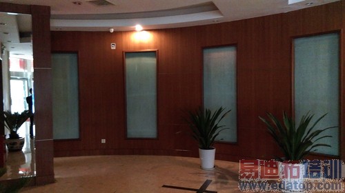 HTC Desire 820���⣺��ͨ�����˺����� ����MX4/С��4��ǿ��