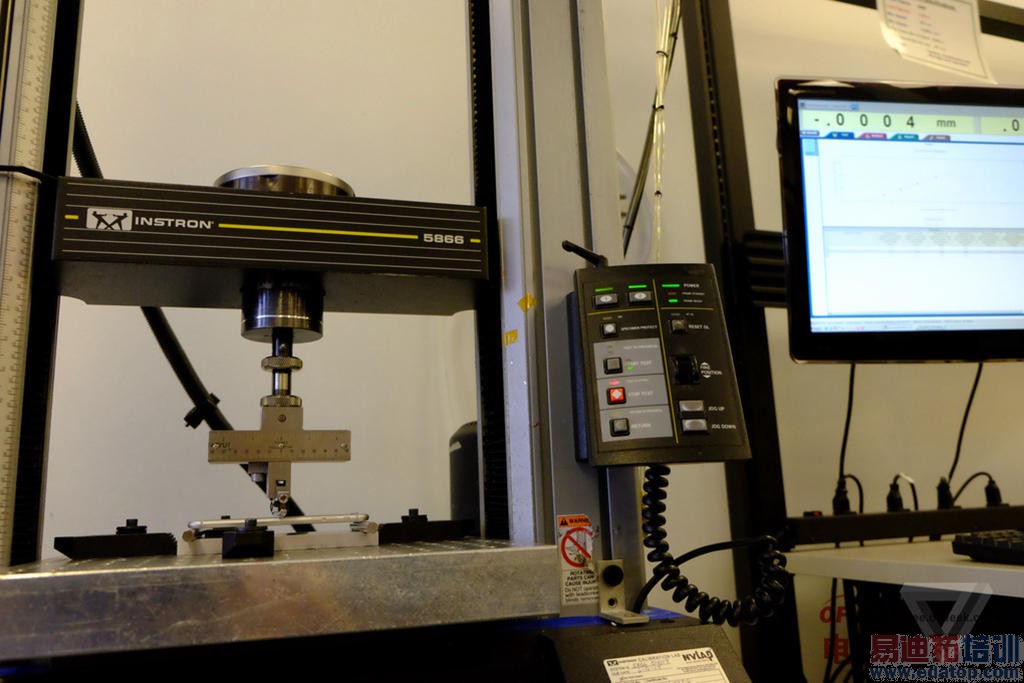 【揭秘】画面太美不敢看 苹果竟然这样测试iPhone 6