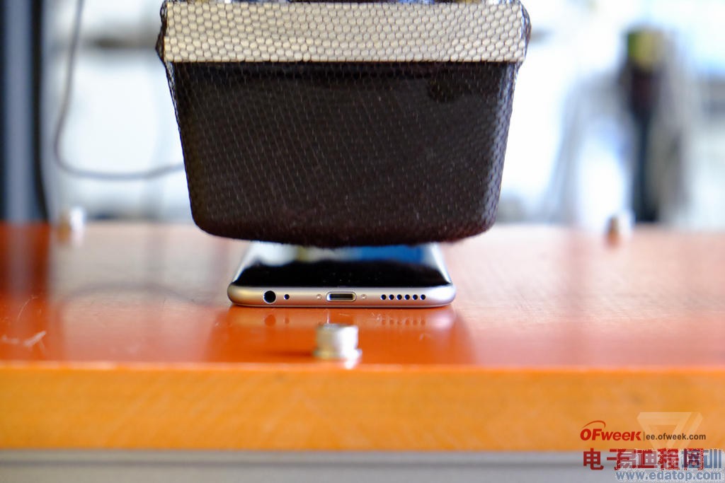 【揭秘】画面太美不敢看 苹果竟然这样测试iPhone 6