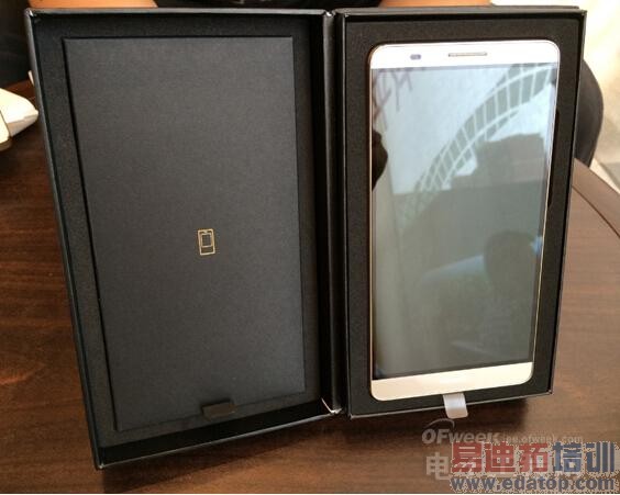 ��Ϊ Mate7���ֲ���:�߶˴����������MX4/С��4�ɱȣ�