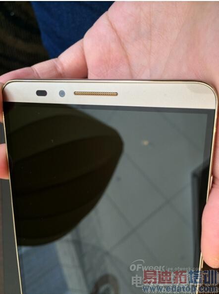 ��Ϊ Mate7���ֲ���:�߶˴����������MX4/С��4�ɱȣ�