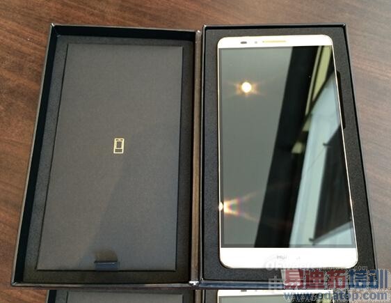 ��Ϊ Mate7���ֲ���:�߶˴����������MX4/С��4�ɱȣ�