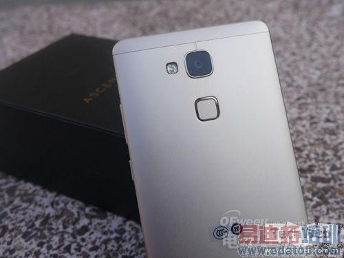 ָ��ʶ���Ǽ�ǿ����Ϊmate7/����MX4 pro/Oppo N3�Աȷ���