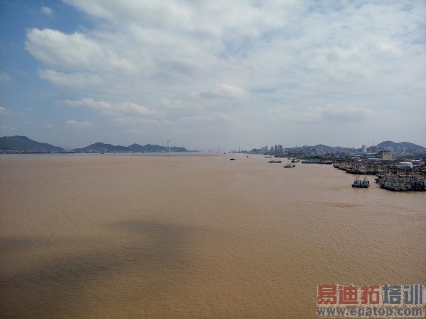 ��ΪMate7���նԱ�����MX4��1300���ܷ���Ϯ2070�����أ�