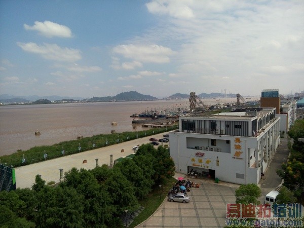 ��ΪMate7���նԱ�����MX4��1300���ܷ���Ϯ2070�����أ�