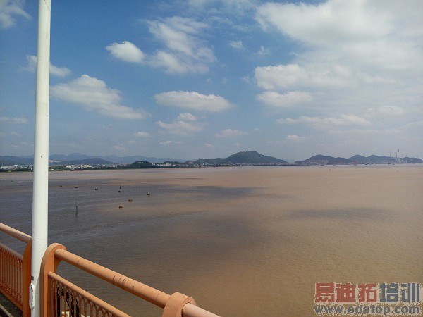 ��ΪMate7���նԱ�����MX4��1300���ܷ���Ϯ2070�����أ�