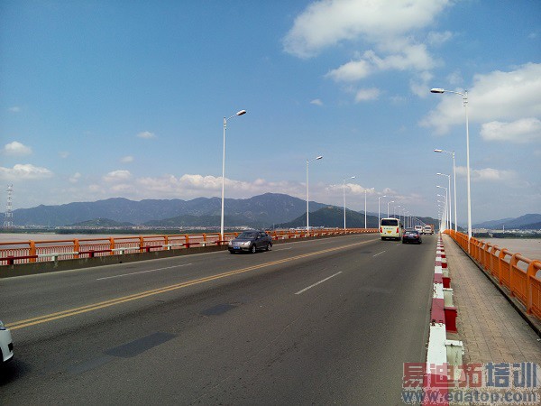 ��ΪMate7���նԱ�����MX4��1300���ܷ���Ϯ2070�����أ�