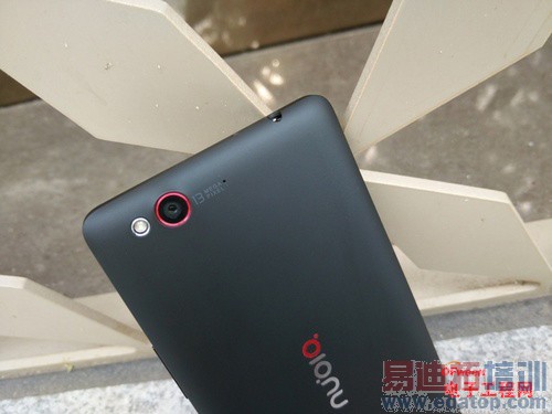 ����MX4/Ŭ����Z7max�Ա����⣺������MT6595 PK����801