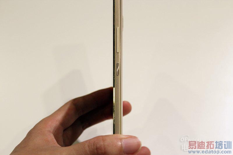 ��ΪMate7�����ȫ�����⣺�߸�˧���������� ��˿�ļ�λ