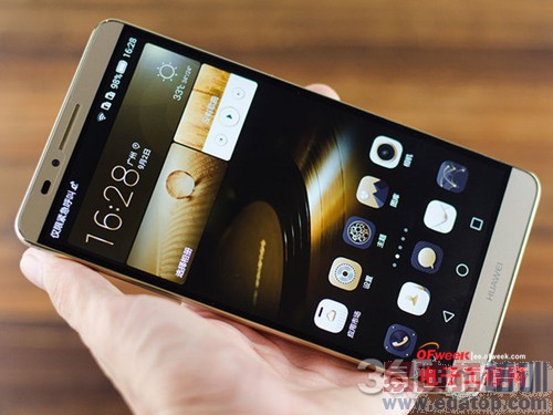 ��ΪMate7/iPhone6 Plus�Ա����⣺����+ָ��ʶ�� ��ɱС��4����MX4