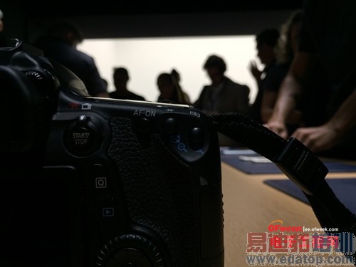 华为Mate7/iPhone6 Plus对比评测:大屏+指纹识别 秒杀小米4魅族MX4