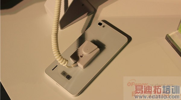 ��ΪMate 7��Խ�棺��Ϊ��ҫ6��������ͼ�� ��������928