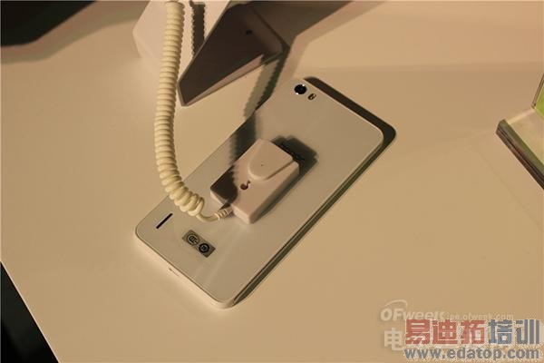 �״˼�������928 ��Ϊ��ҫ6�����а�MX4 Pro����ʵ��ͼ��