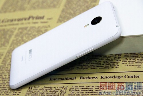 ����MX4�Ա�IUNI U3��MT6595��ս����801 �Լ۱���ײ���շ�