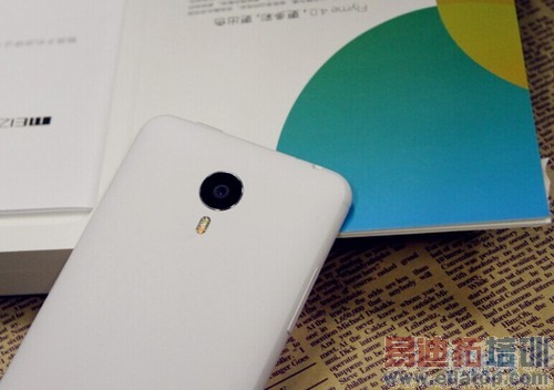 ����MX4�Ա�IUNI U3��MT6595��ս����801 �Լ۱���ײ���շ�