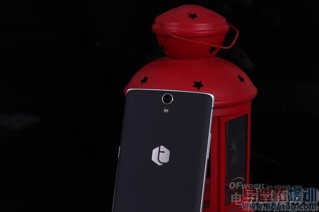 takee1全息手机真机图赏:跟魅族MX4 Pro/小米4有一拼