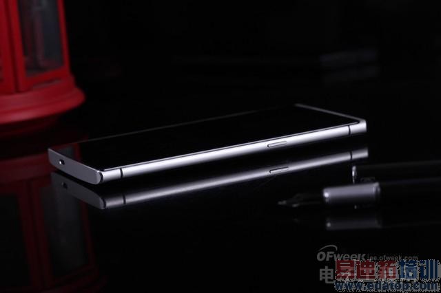 takee1全息手机真机图赏:跟魅族MX4 Pro/小米4有一拼