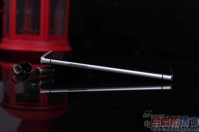 takee1全息手机真机图赏:跟魅族MX4 Pro/小米4有一拼