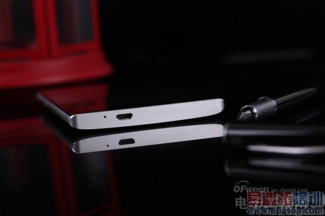 takee1全息手机真机图赏:跟魅族MX4 Pro/小米4有一拼