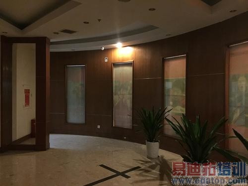 ����Աȣ�����MX4/С��4�۷�Ծ� iPhone6/6 Plusͬ�Ҳٸ�